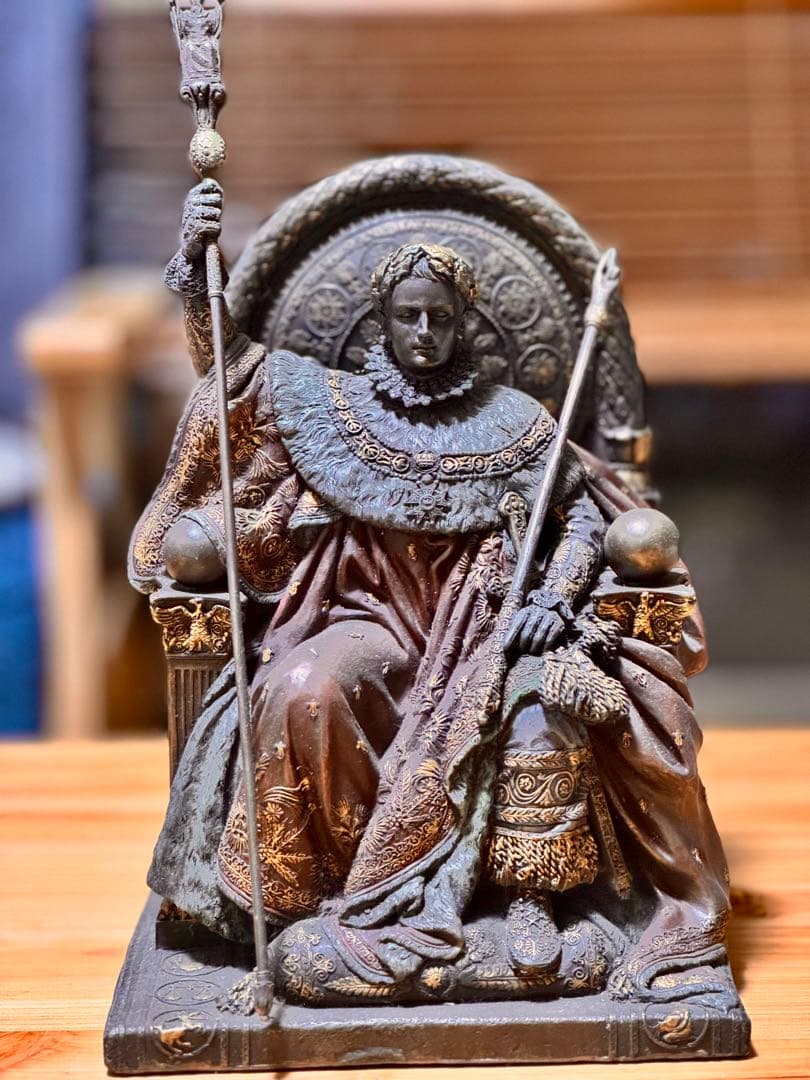 【フランス購入】エリザベス一世 女王像 高さ約30cm／背面装飾あり