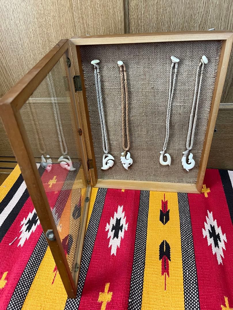 ハワイアンインテリア　ボーンフック　ボーンカービング