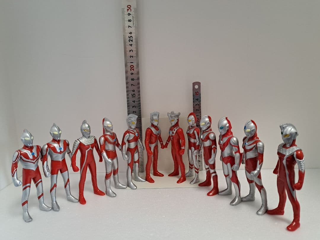 バンダイ「ベストウルトラマン」シリーズ塩ビフィギュア35体