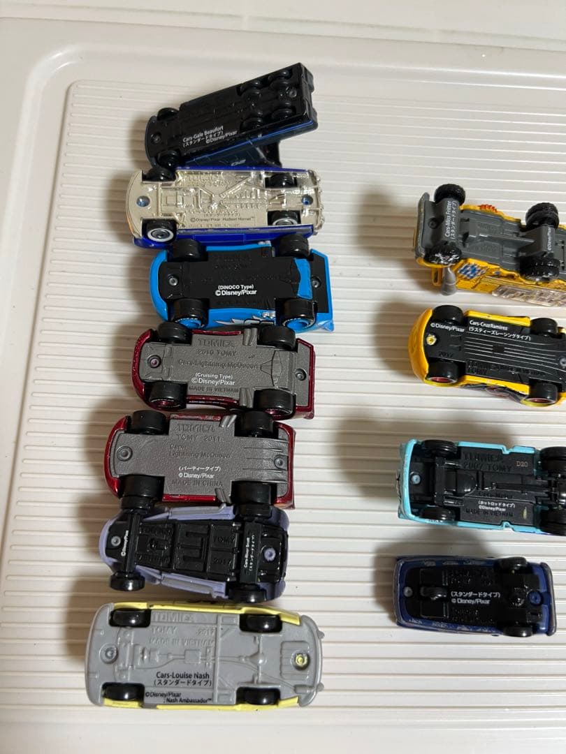 カーズ、トミカ、ミニカー、ルイーズ・ナッシュ、リバースコット