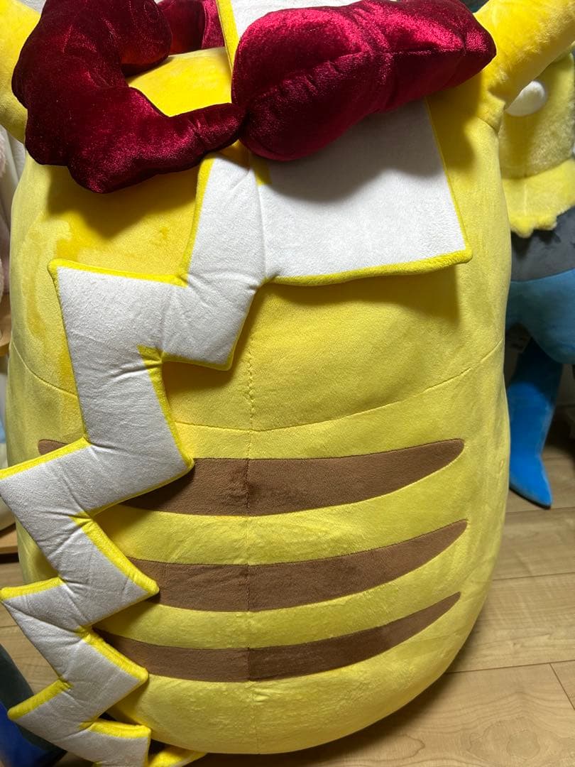 超キョダイピカチュウ　ぬいぐるみ　キョダイマックスのすがた　超キョダイぬいぐるみ