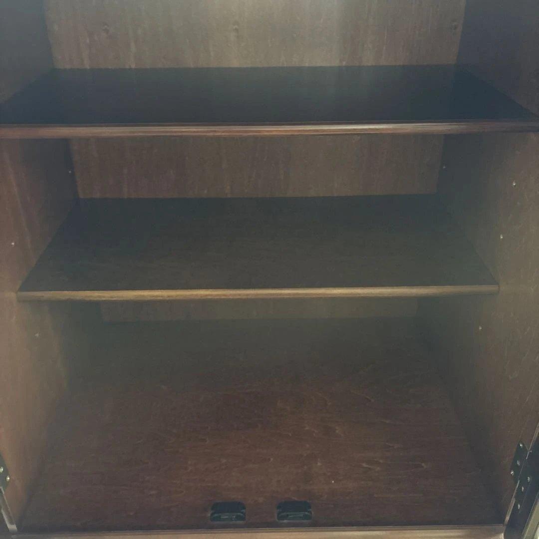 カリモク 2枚扉 キャビネットコロニアル 収納棚 食器棚