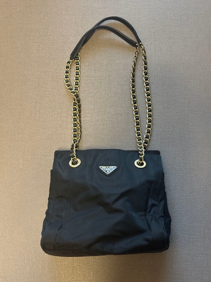PRADA ブラック ナイロンバッグ