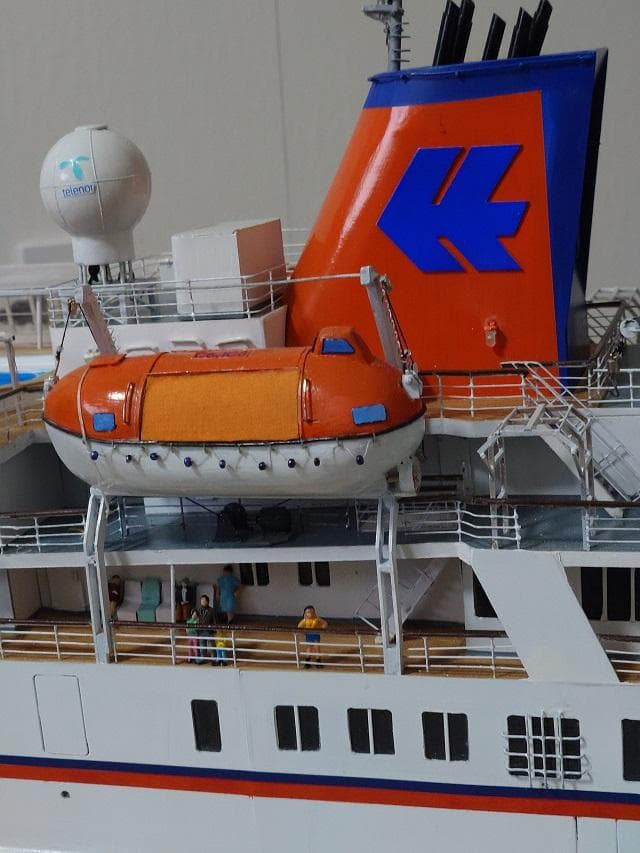 探検クルーズ船名MSブレーメン