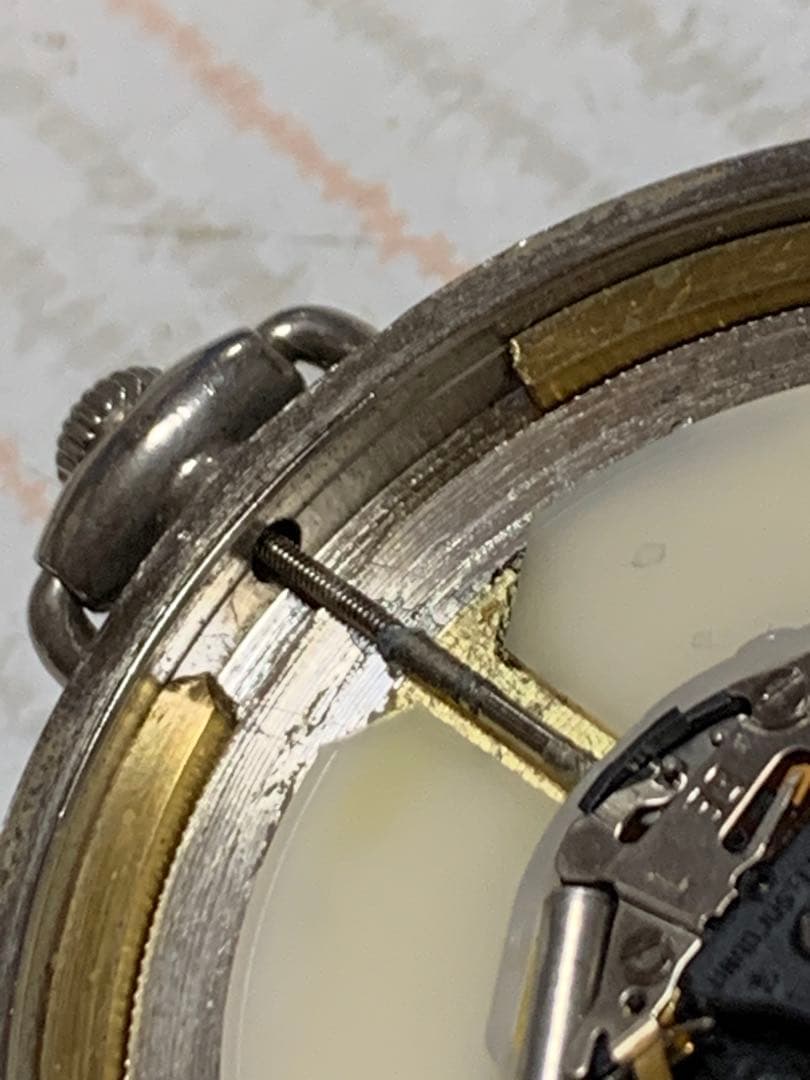 懐中時計　メープルリーフ5ドル製　クォーツタイプ重さ55g不動可能性強し