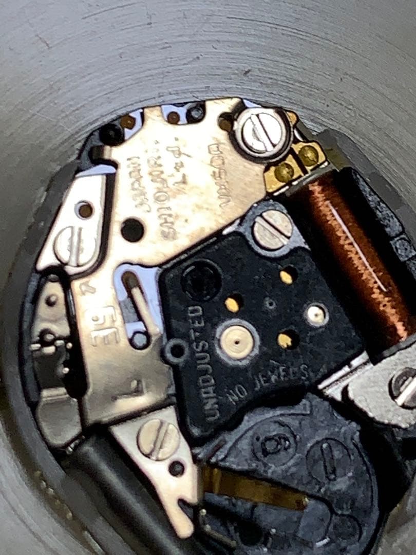 懐中時計　メープルリーフ5ドル製　クォーツタイプ重さ55g不動可能性強し