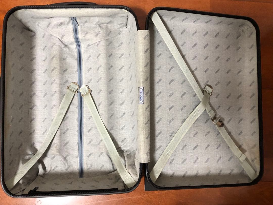 ※難あり【USED】リモワ　機内持込　二輪スーツケース　ブラック