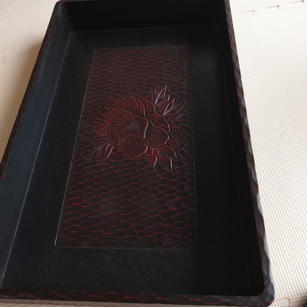 鎌倉彫 乱れ箱 牡丹 亀甲 2箱 木製 衣裳箱 入れ子 レトロ 着物ケース