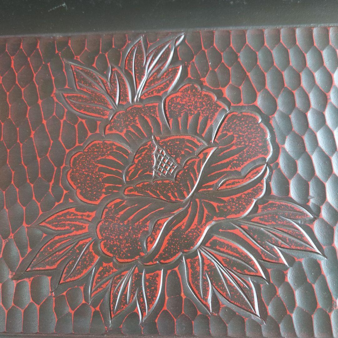 鎌倉彫 乱れ箱 牡丹 亀甲 2箱 木製 衣裳箱 入れ子 レトロ 着物ケース