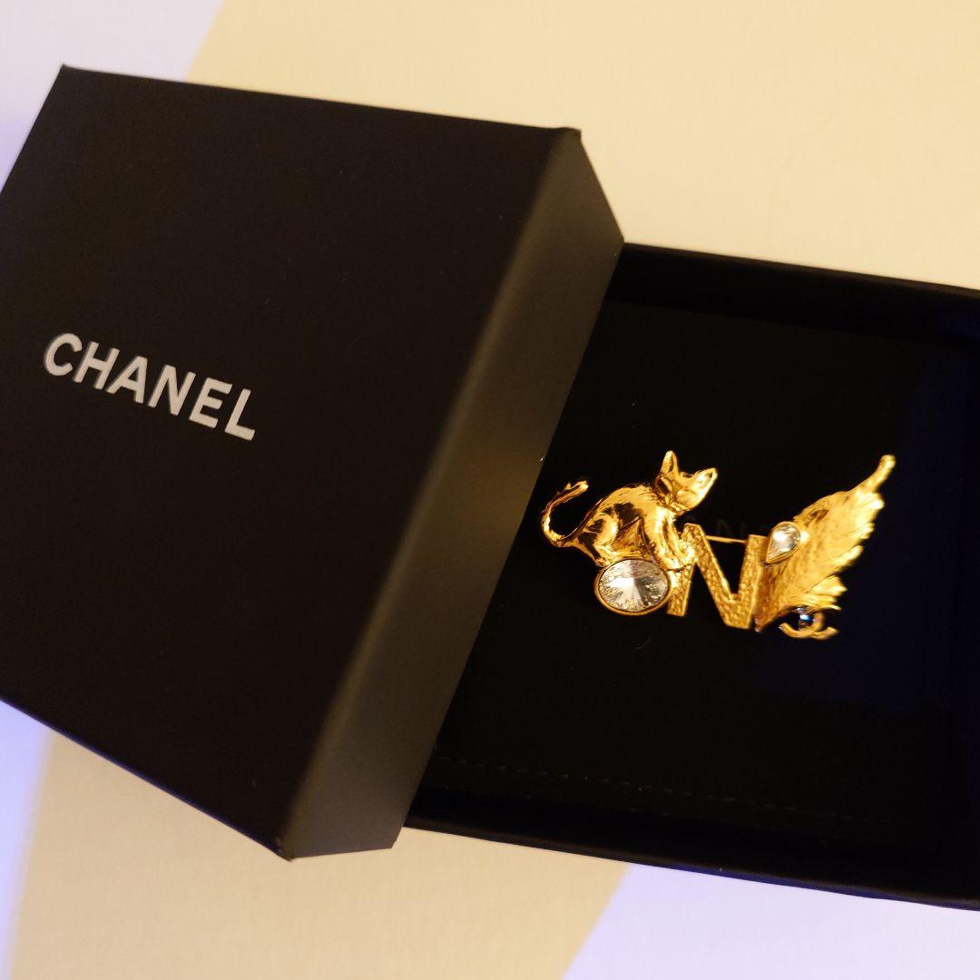 CHANEL 猫ブローチ クリスマス限定 2025
