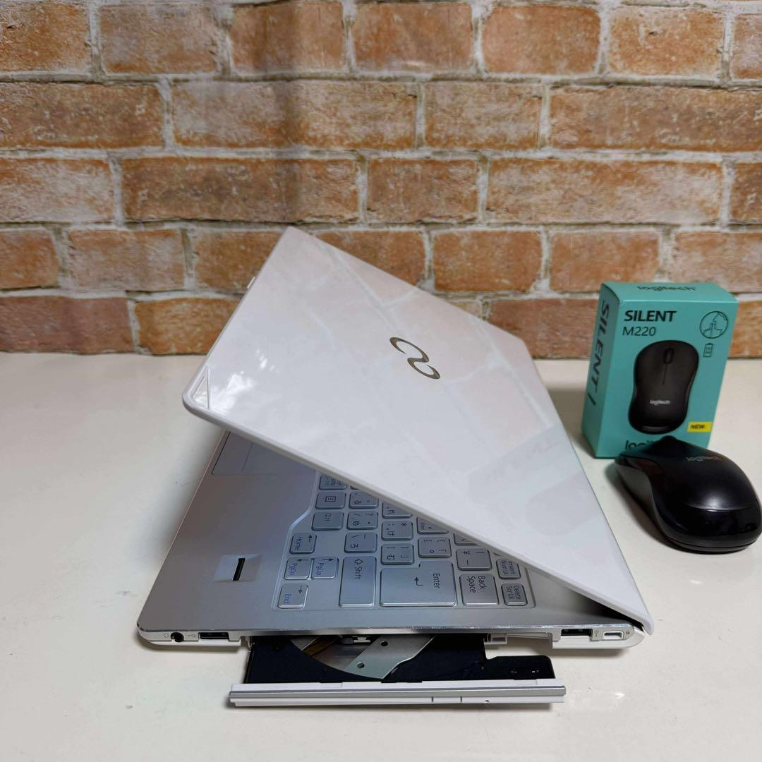 富士通ノート PC Core i5 SSD メモリ8GB Windows11