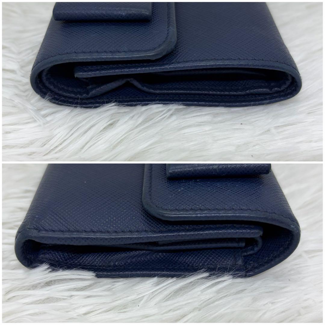 美品✨プラダ 三つ折り財布 財布 サフィアーノ レザー リボン ネイビー 紺