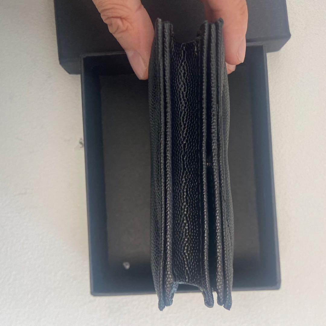 美品✨イヴ・サンローラン エンボス加工 ブラックレザー 折りたたみ財布サイフ