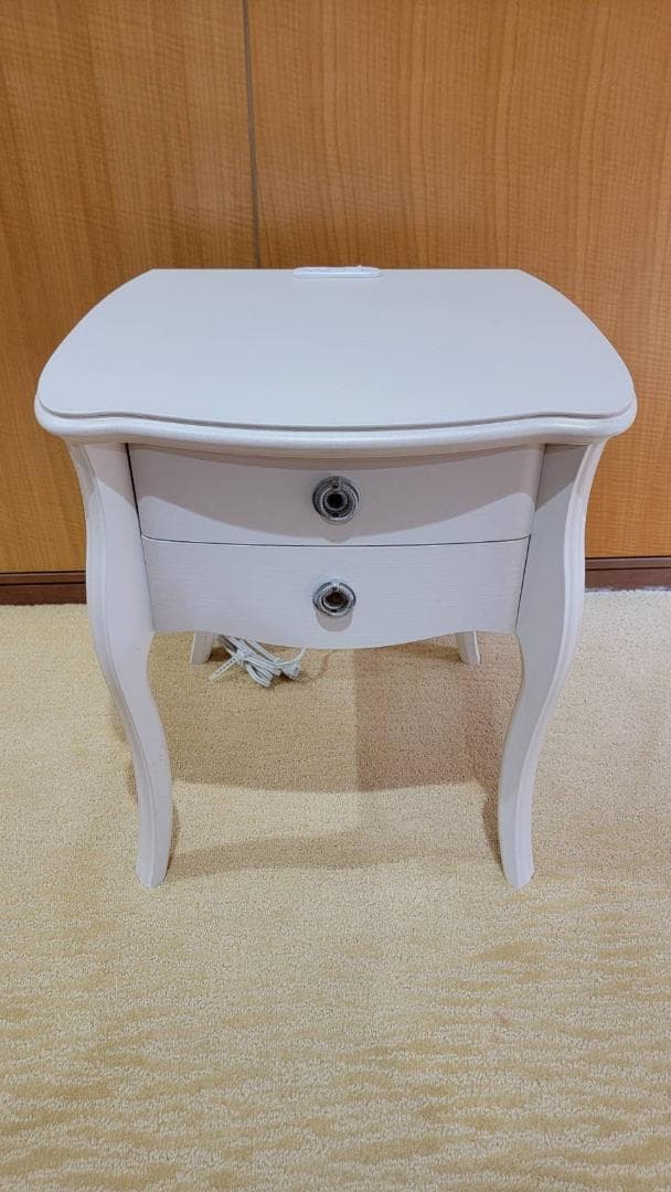 【美品】カンティーニュ　ナイトテーブル（フットライト付き）