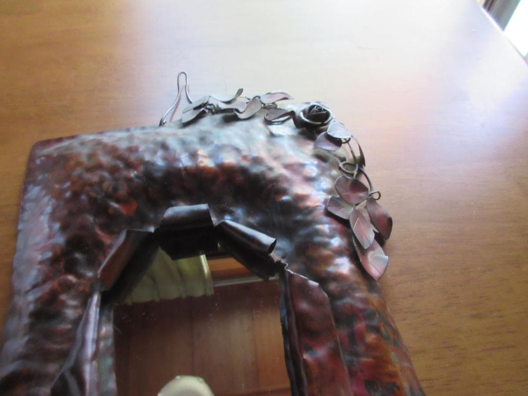 ハンドメード　銅製の鏡付き　壁飾り