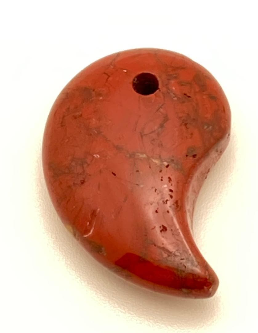 佐渡赤玉石の勾玉①