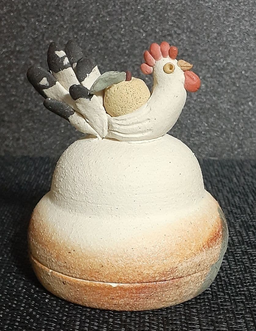 笠間焼【女流陶芸家】【小林一富美】作　にわとり　鶏　香合　共箱　茶道具　茶器