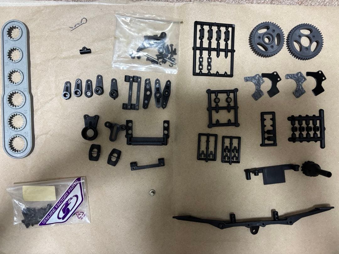 サーパント SERPENT 960 1/8スケール パーツセット