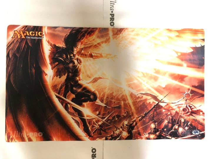 戦いの烈光 mtg プレイマット