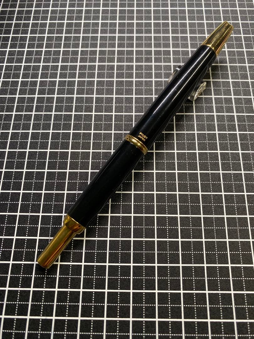 PILOT CAPLESS decimo BLACK 万年筆　字幅F