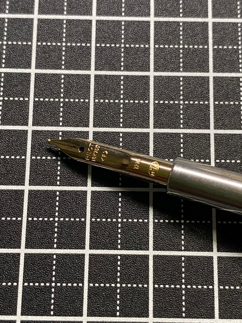 PILOT CAPLESS decimo BLACK 万年筆　字幅F
