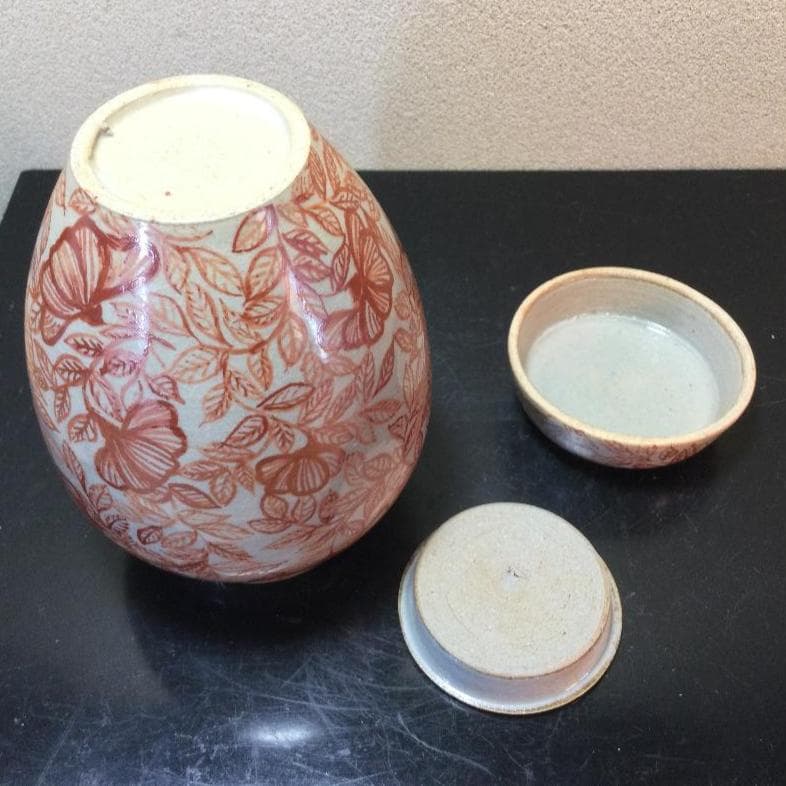 陶芸　手作り陶器　茶壺、赤絵牡丹図柄
