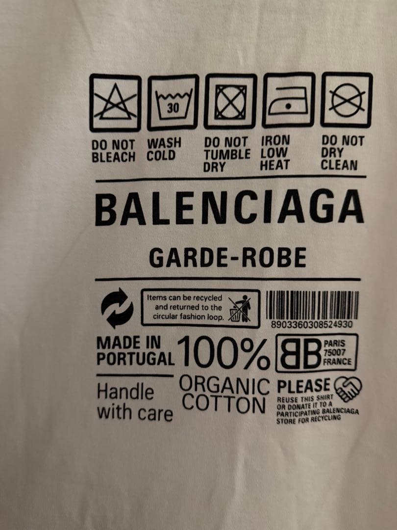BALENCIAGA Garde-Robe ミディアムフィットTシャツです。
