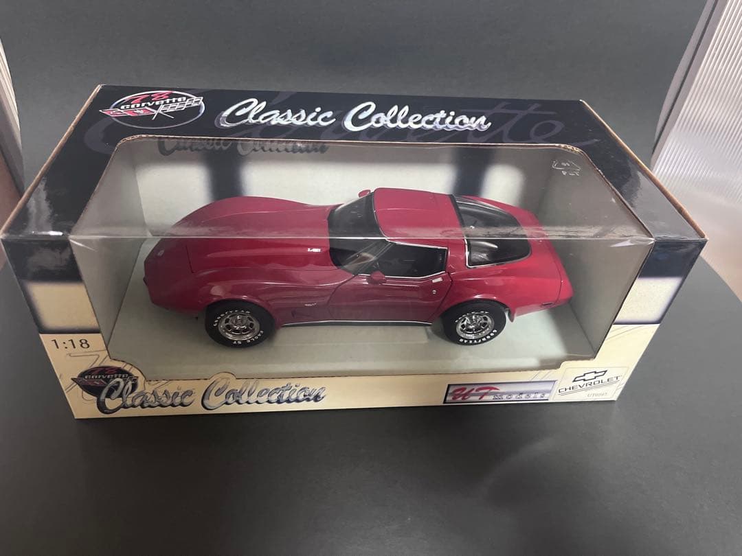 UT Models Chevrolet Corvette 1:18 コルベット