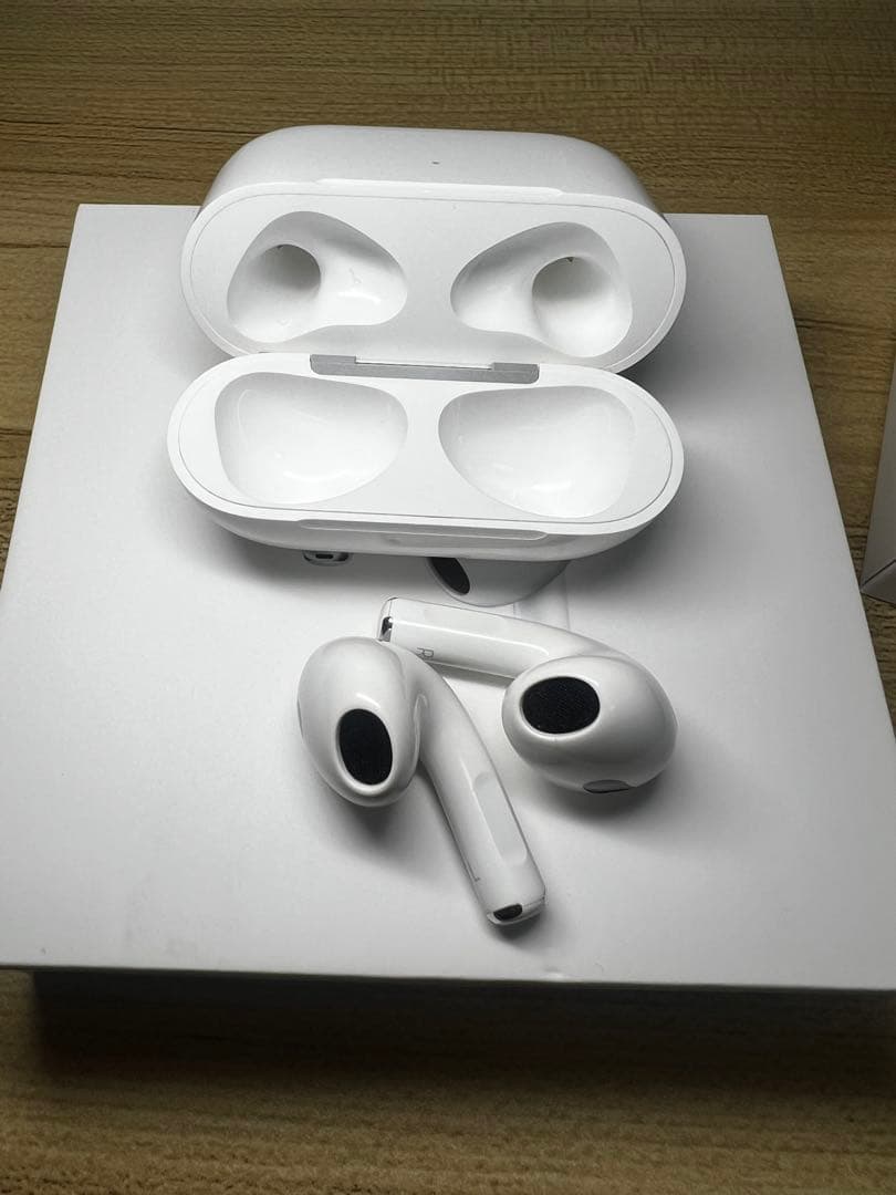 イヤホン Apple AirPods 3