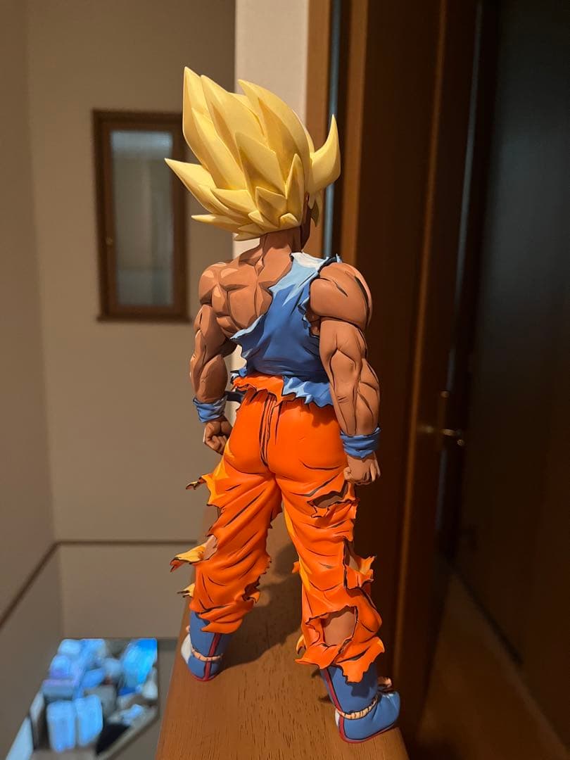 や*彡様 ドラゴンボールフィギュア 伝説の超サイヤ人 孫悟空 リペイント漫画色