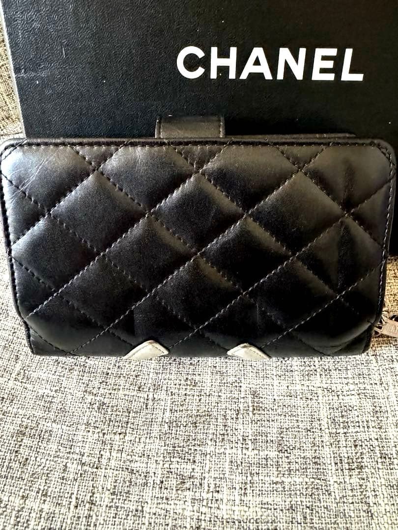 美品♪ CHANELシャネル 限定品カンボン　二つ折り財布　シリアルシール付き！
