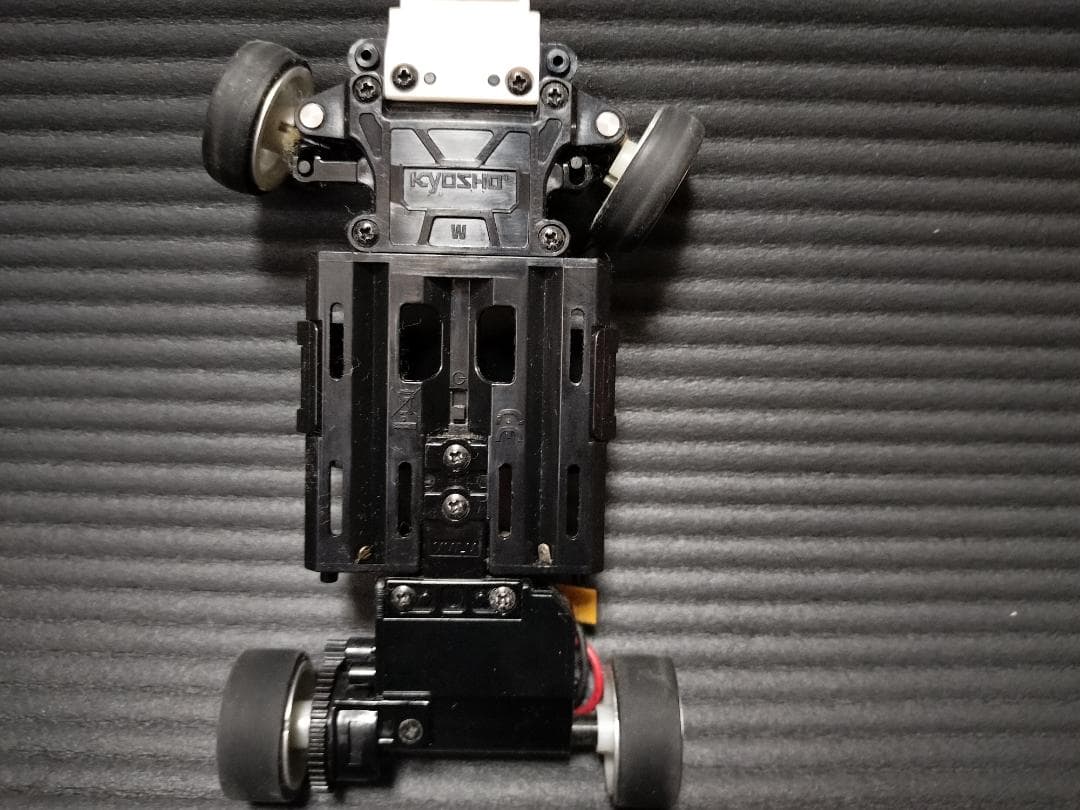 【まよ】京商 ミニッツ ウイダー HSV010（ウイング折れ）