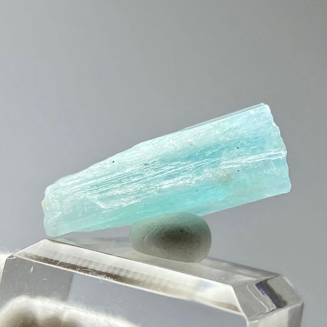 ベリル　アクアマリン　緑柱石　鉱物標本　原石　天然石　ストーン　エメラルドコア