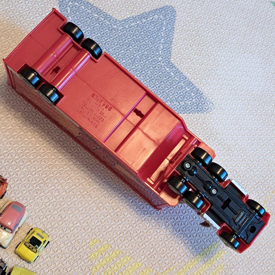 ミニミニカーズ　ライトニング・マックィーン トレーラーセット　ミニカー10台