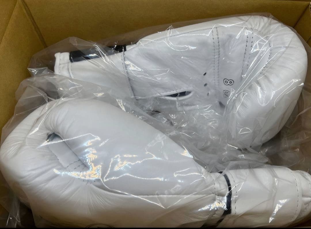 Winning グローブ 8オンス ホワイト