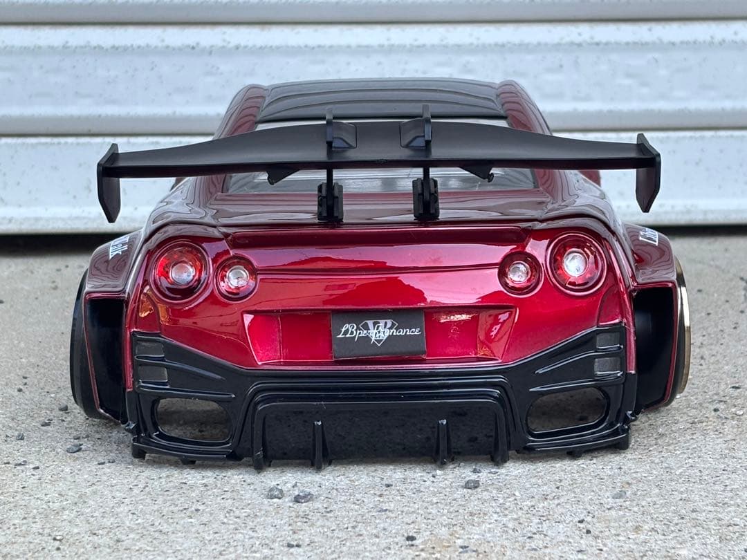 ラジコンボディ TETSUJIN R35 GT-R リバティーウォーク 塗装済