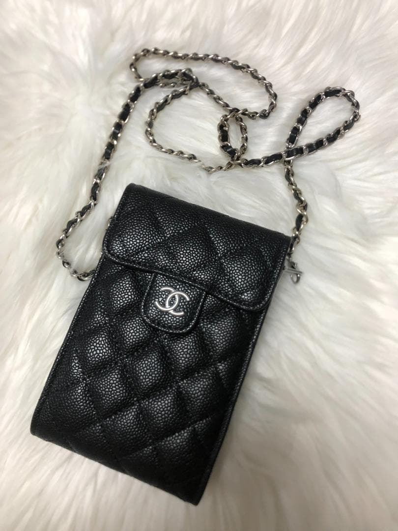 ブラック　キルティングスマホショルダーバッグ　おしゃれ　バッグ　女性　女性