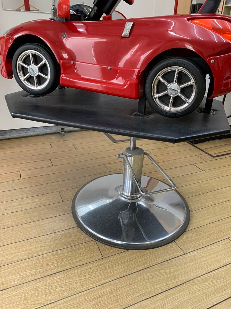 理容イス　美容イス　キッズチェアー　フェアレディZ赤