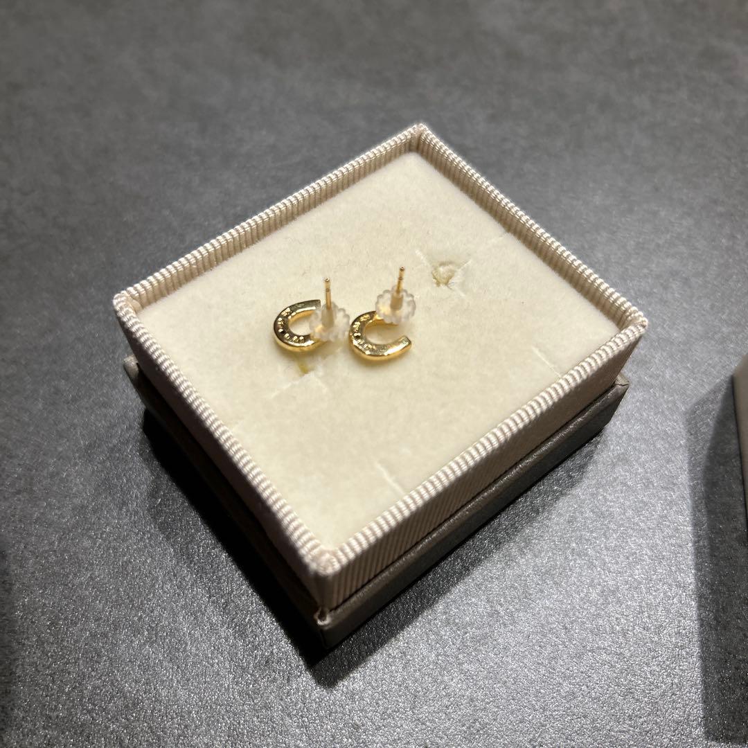 人気　ete ホースシューゴールドピアス　ダイヤモンド　両耳　馬蹄