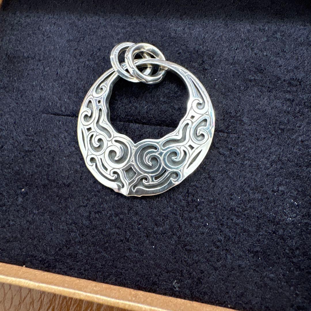 Ague art jewelryアイヌ模様シルバーペンダント