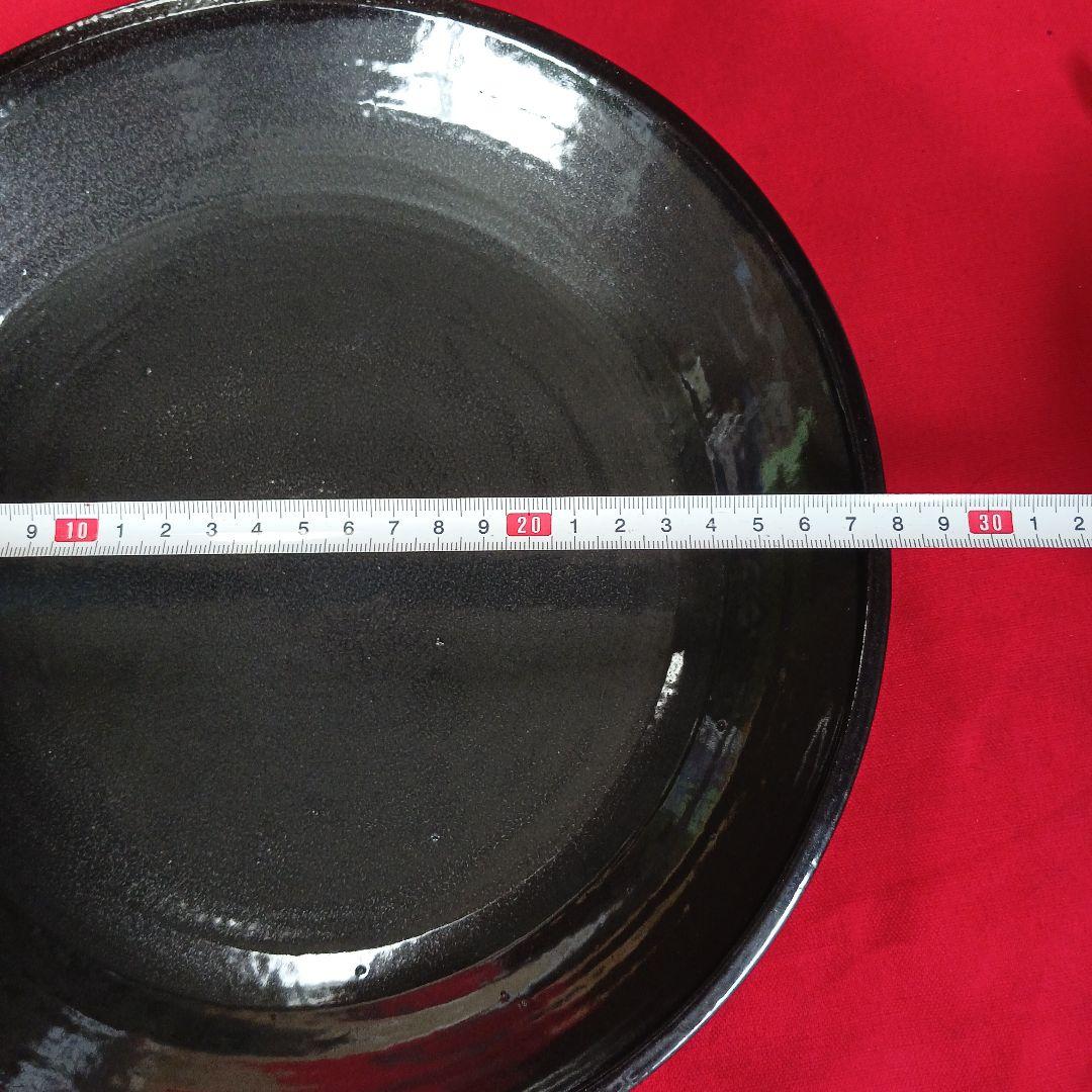 由の黒い大皿　陶器　約28cm
