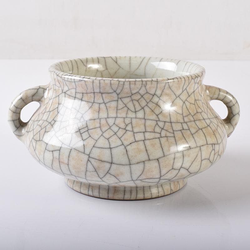 中国　大明成化年製　哥窯　白磁　金糸鉄線　氷裂文　双耳香炉　M　7991E