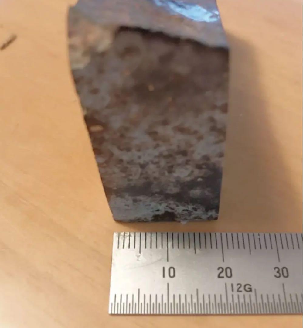 隕石　原石　アンテーク　ベカー001 L5コンドライト