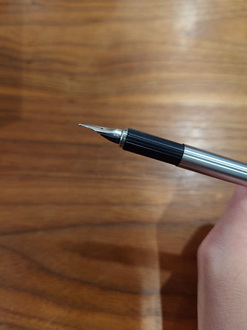 めるる　アウロラ　アスティル　NY近代美術館永久展示万年筆