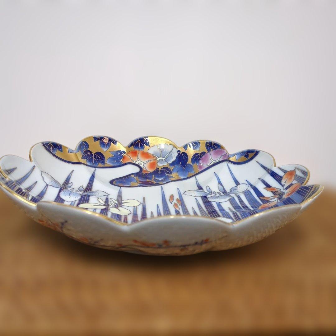 PEACE　深川製磁　あやめと朝顔　菊型飾皿　(裏側に傷あり）