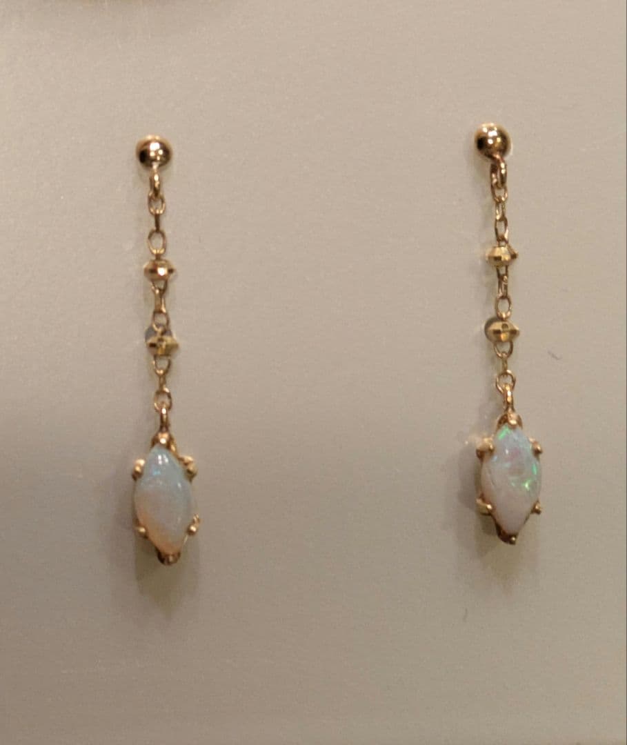 り*え様 ゴールドチェーンオパール18Kピアス