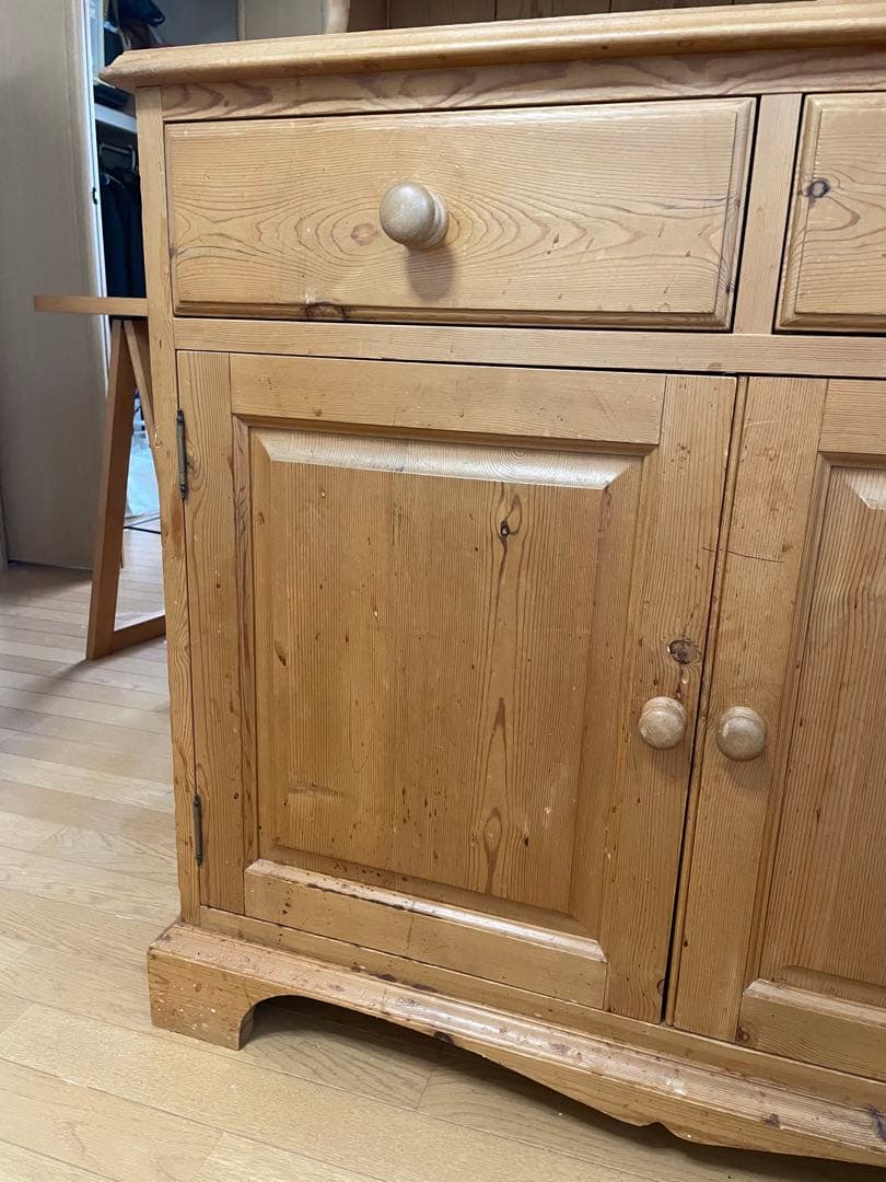 ペニーワイズ⭐︎木製ガラス扉キャビネット⭐︎パイン無垢材