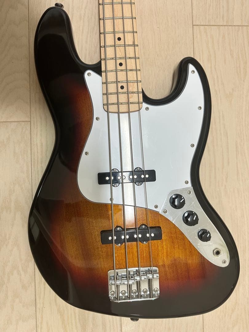 ベース Fender Squier Jazz Bass