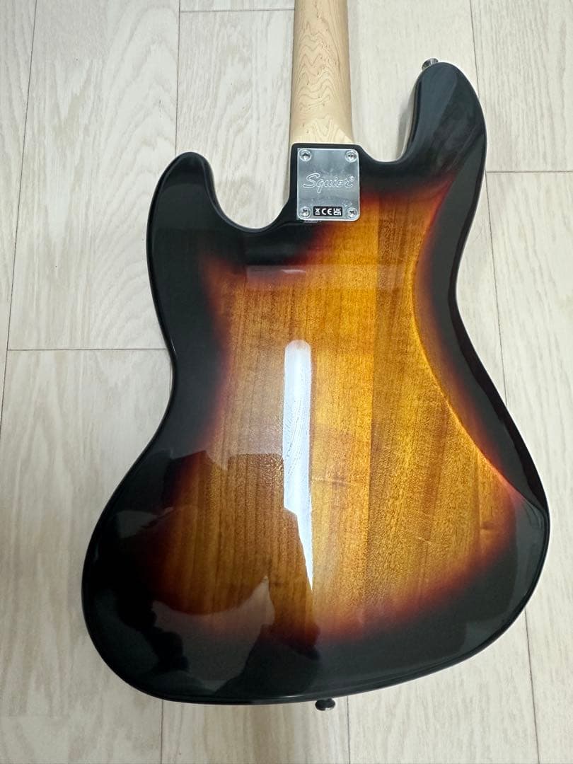 ベース Fender Squier Jazz Bass