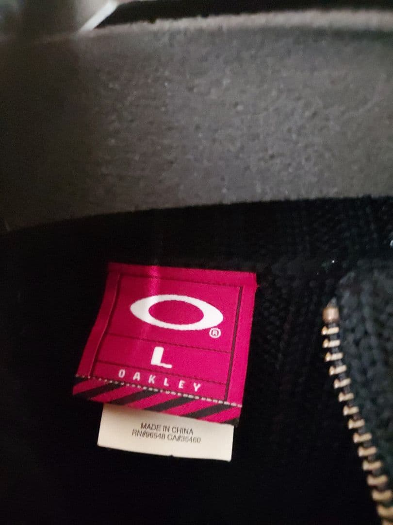 オークリー　ニットジャケット　サイズL 新古品　OAKLEY　定価26,000円